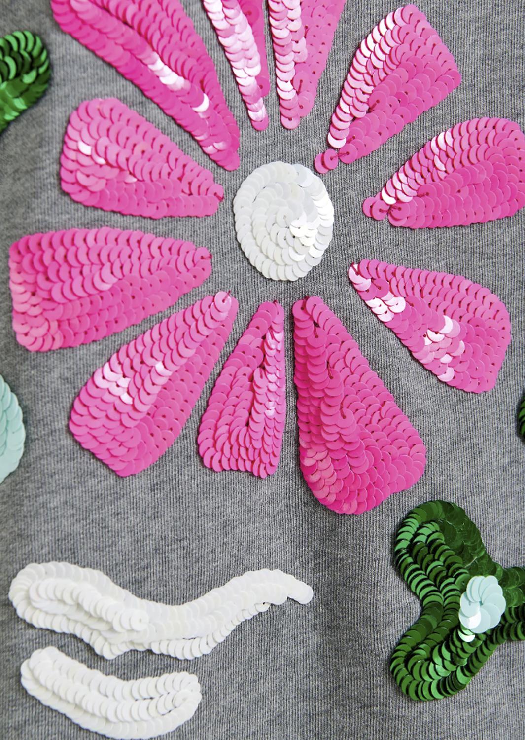 HUN/FLOWER EMBO SWEATSHIRT