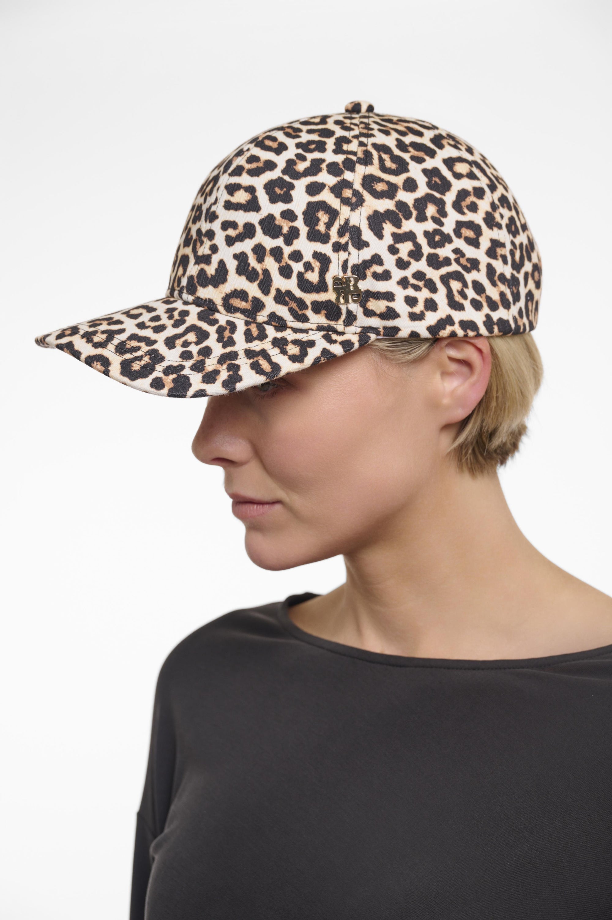 JOSELIEN.7002521/CAP LEOPARD