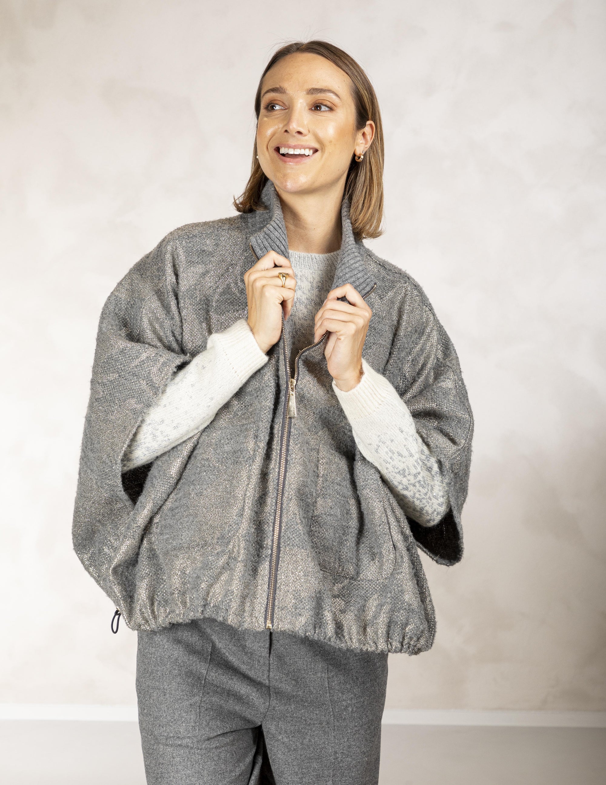 LAVINIA/SPECIAL SHINE/PONCHO W