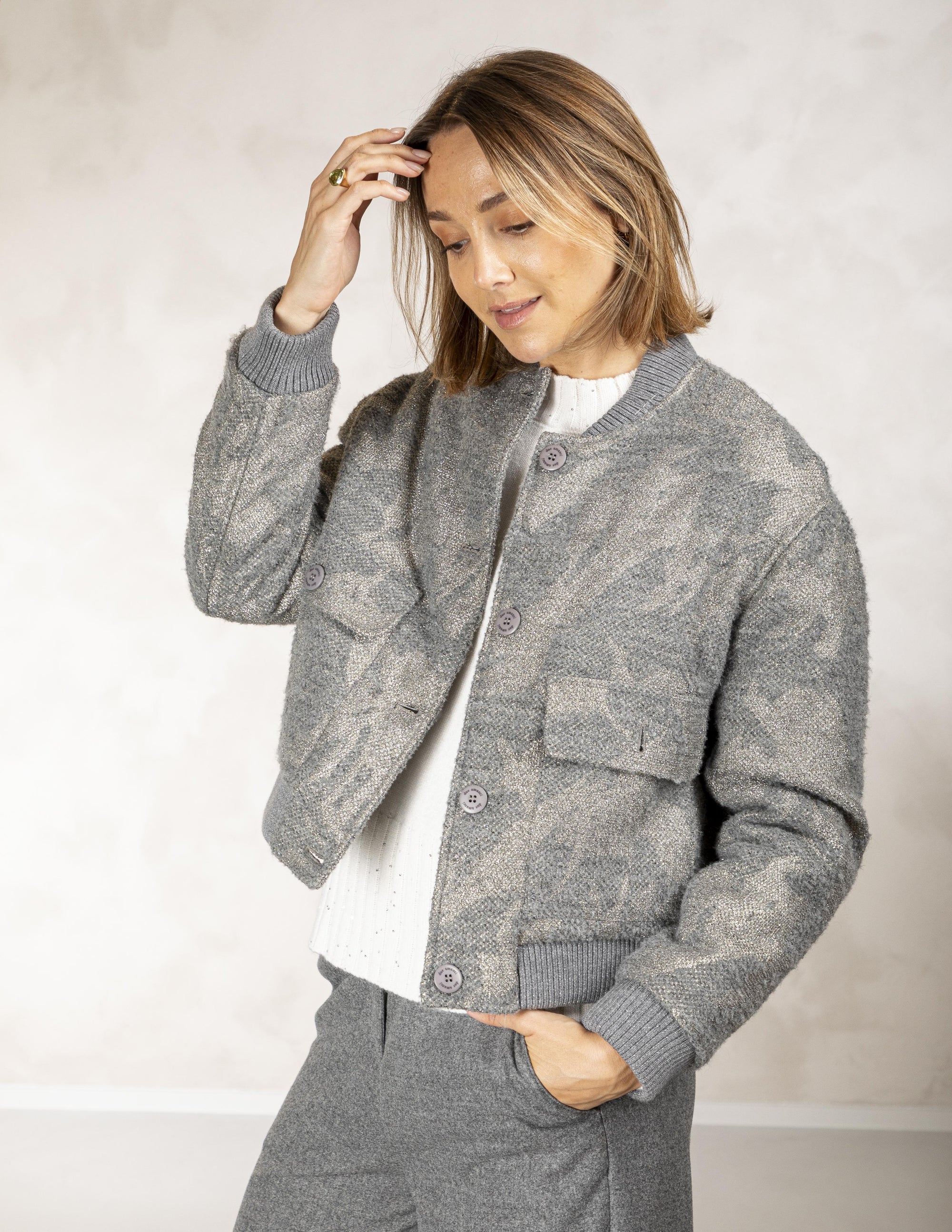 ALESSIA/SPECIAL SHINE/BOMBER J