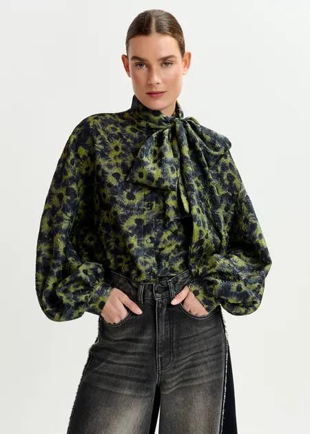 ILLICIUM PUSSY BOW TIE SHIRT/C