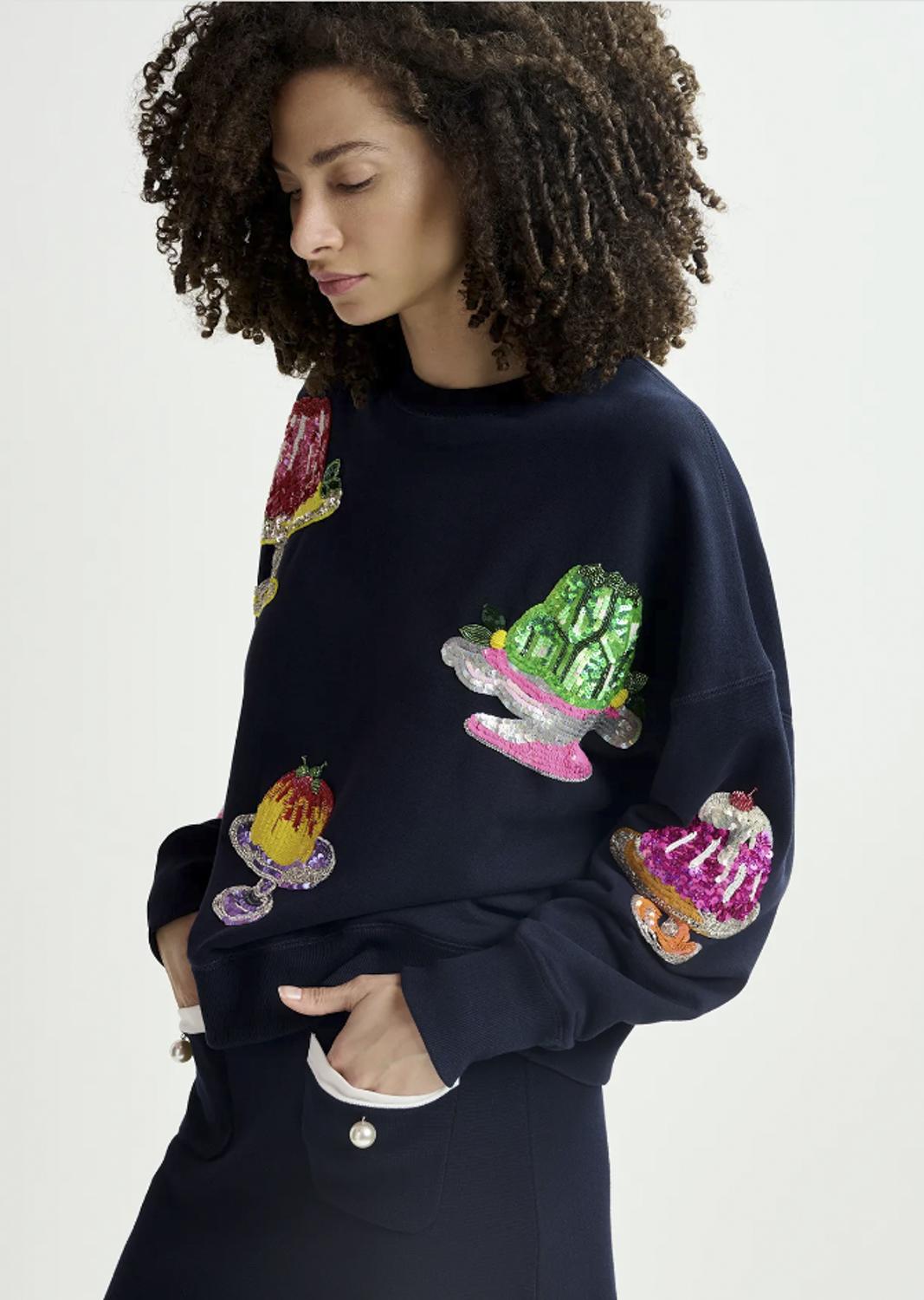 HAKE CAKE/EMBO SWEATSHIRT