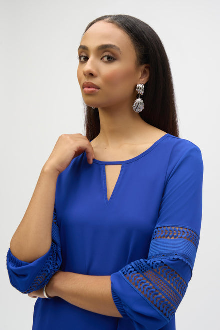 252077/TUNIC