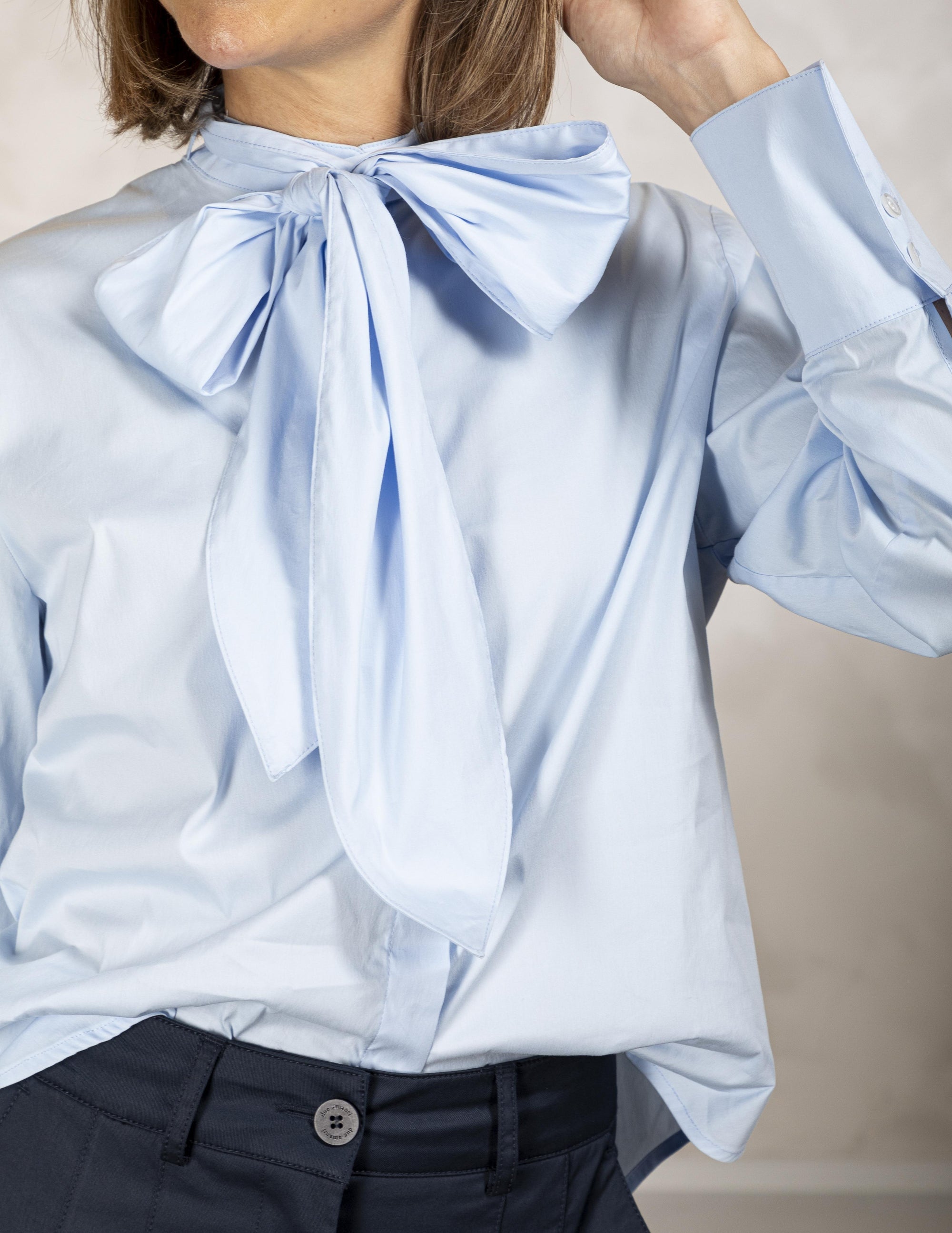 BIG BOW/CELEST/BLOUSE WITH BOW