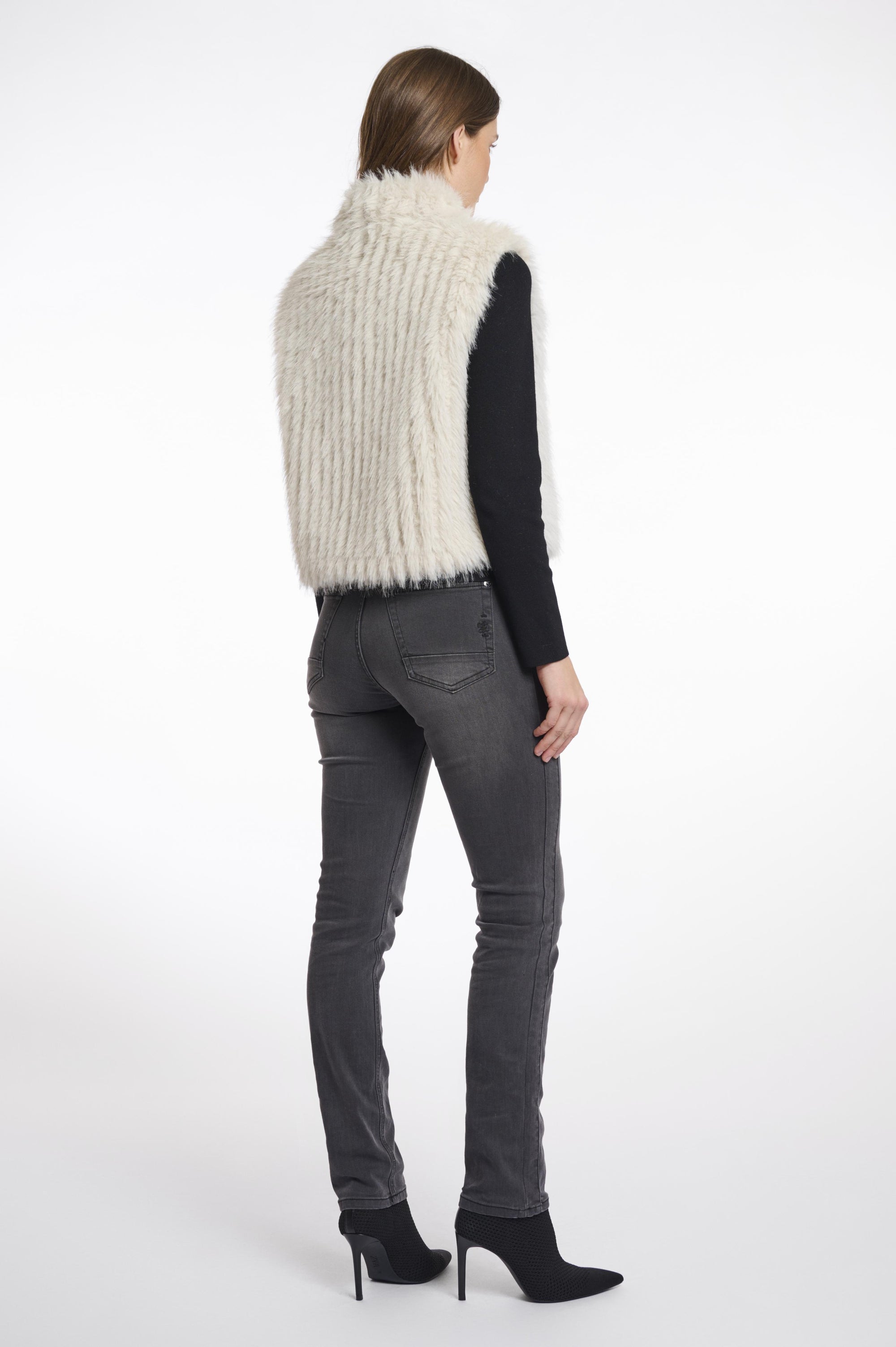 DAVA.7002511/GILET CLOSURE