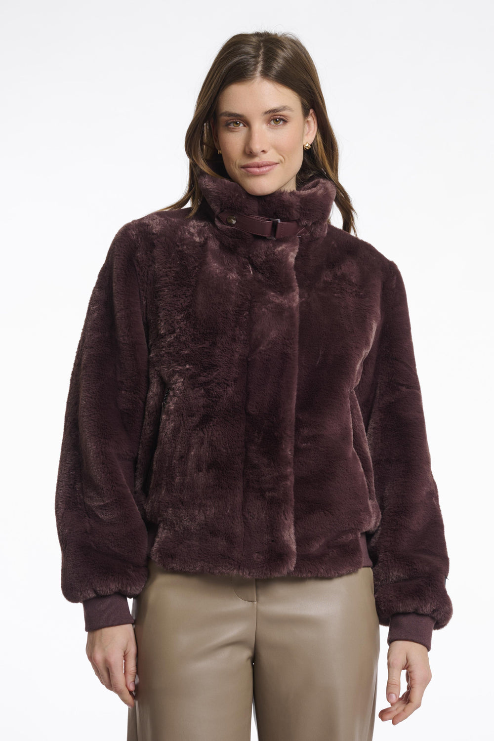 DEWI.7002511/FAUX FUR CAPE