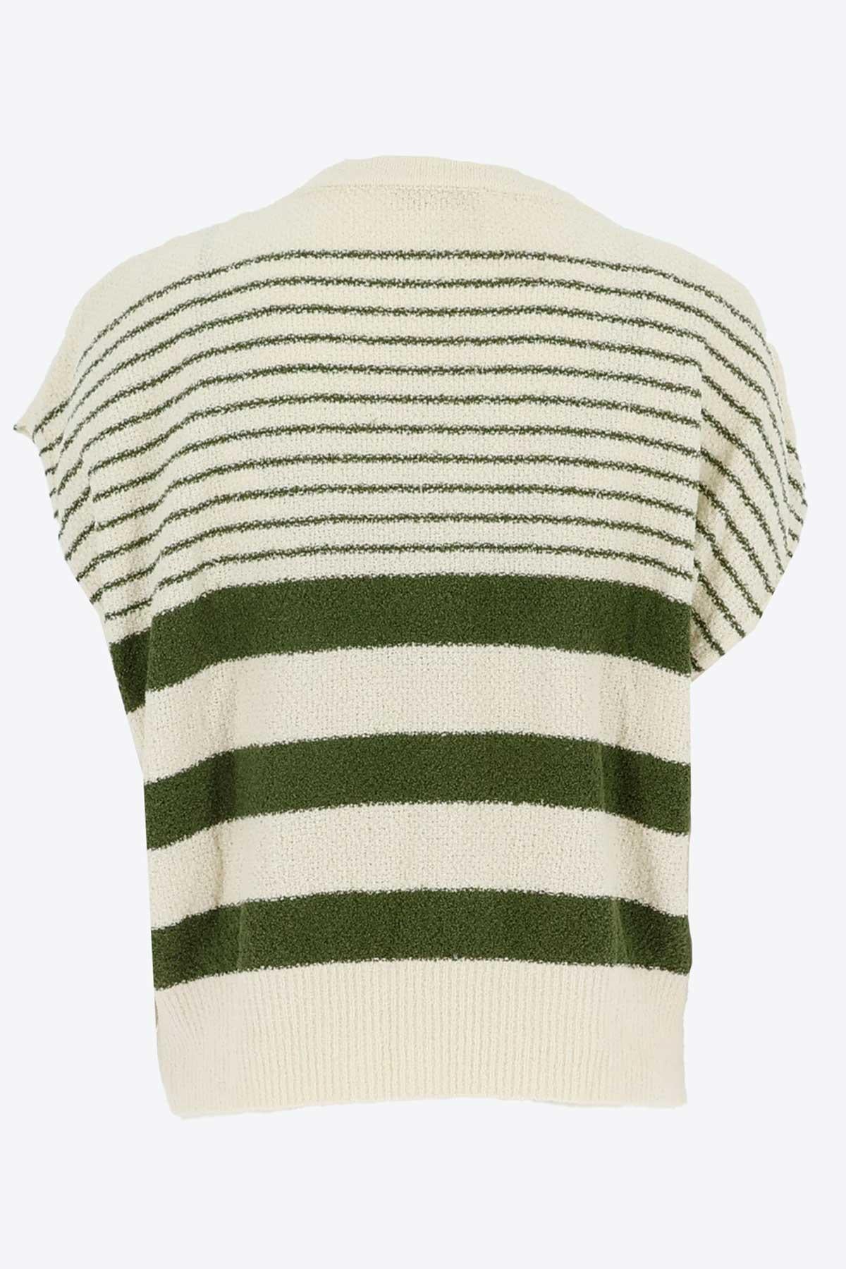842195