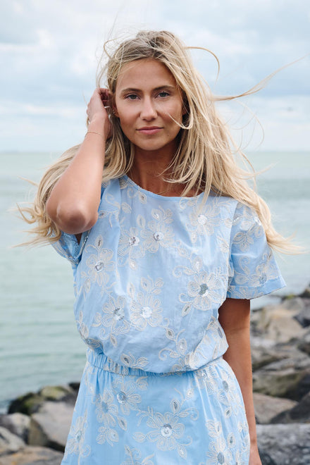 Bloes - Leonie de Paris