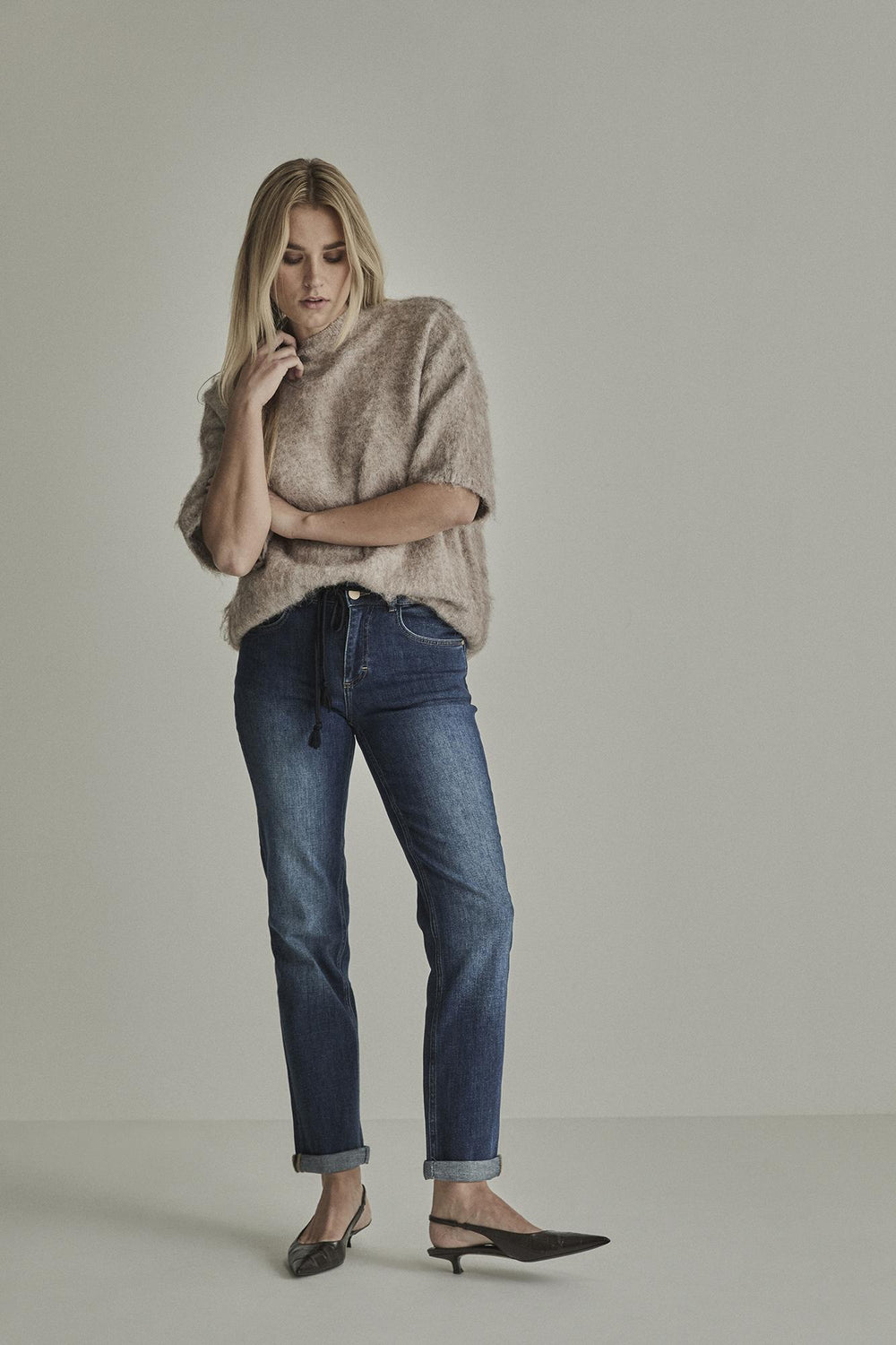FW261.266091-D208/BOBBY