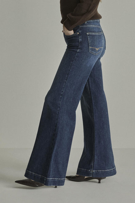 FW261.266434-D208/SHARON